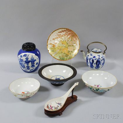 Seven Chinese and Japanese Ceramic Items