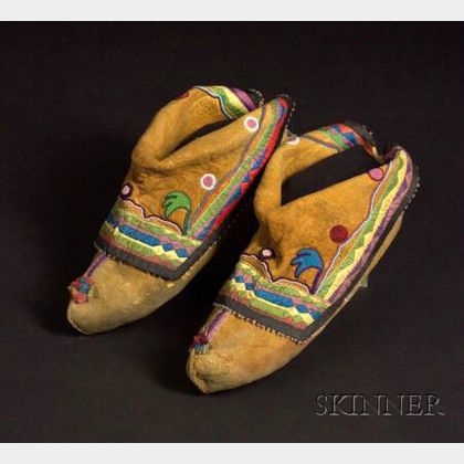 Great Lakes Beaded and Silk Applique Hide Moccasins