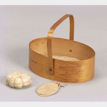 Maple Shaker Oval Sewing Carrier