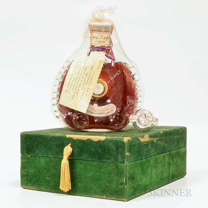 At Auction: BACCARAT CRYSTAL REMY MARTIN LOUIS XIII BOTTLE