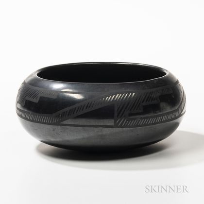 San Ildefonso Black-on-black Pottery Bowl
