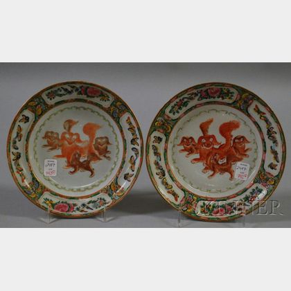 Pair of Chinese Export Porcelain Dessert Plates with Foo Dogs