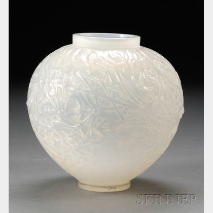 R. Lalique GUI Vase