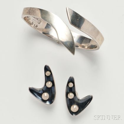 Sigfredo Pineda Boomerang Earrings and a Bracelet 