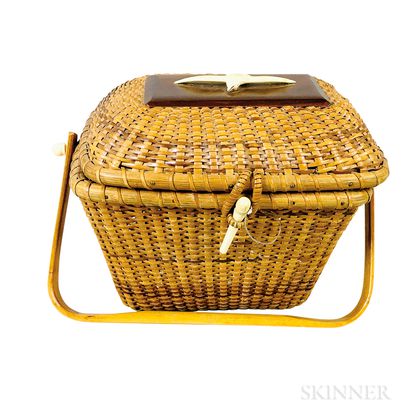 Nantucket Basket Purse with Carved Seagull Medallion