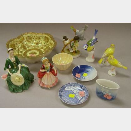 Twelve Assorted Porcelain Figures and Table Items
