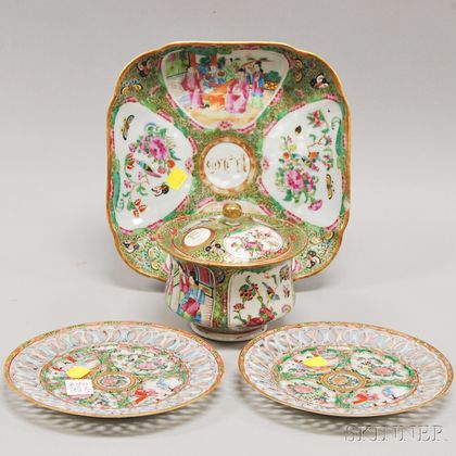 Four Chinese Export Porcelain Rose Medallion Tableware Items