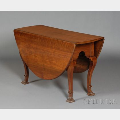 Queen Anne Walnut Carved Dining Table