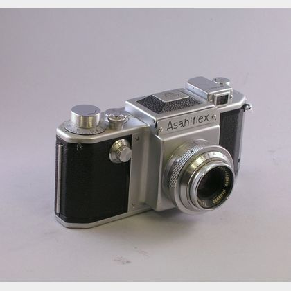 Asahiflex IIA Camera No. 64024