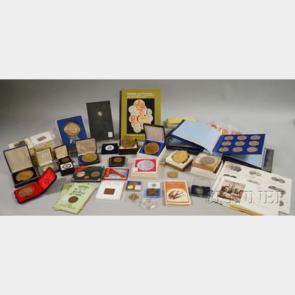 Eighty-five Assorted Bronze and Metal Coins and Medals and a 1973 Franklin Mint Bronze Set. 