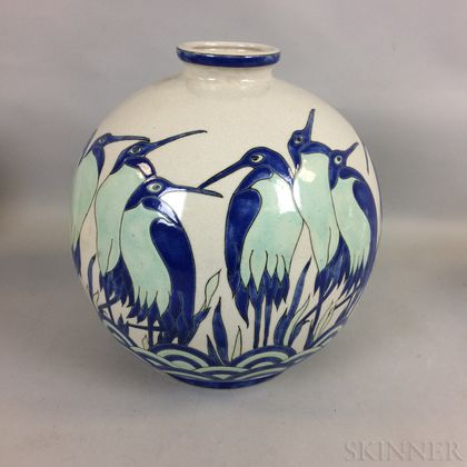 Keralouvre Penguin-decorated Ceramic Vase