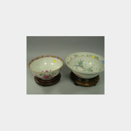 Two Chinese Export Porcelain Bowls. 