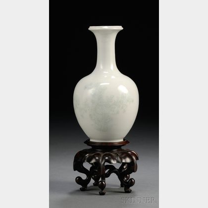 Moon White Bottle Vase