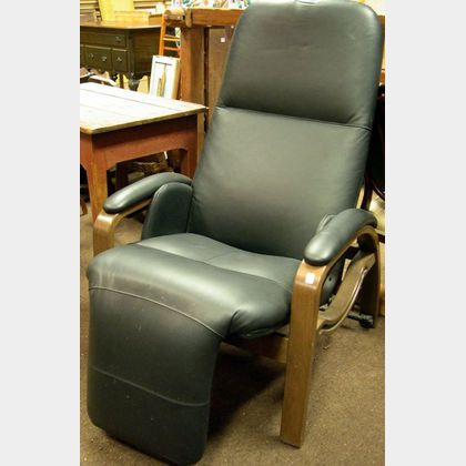 Nepsco Backsaver Lounge Chair. 