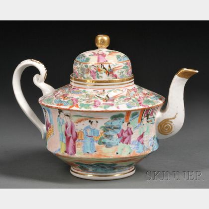 Chinese Export Porcelain Mandarin-decorated Teapot