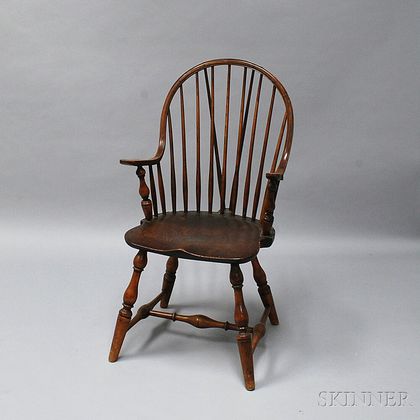 Continuous-arm Windsor Chair