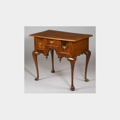 Rare Queen Anne Veneered and Beaded Walnut Dressing Table