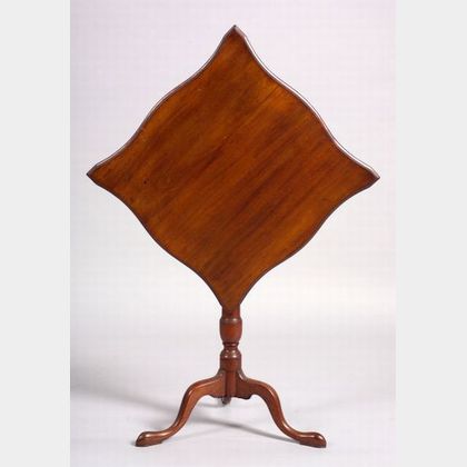 Chippendale Mahogany Tilt-top Stand