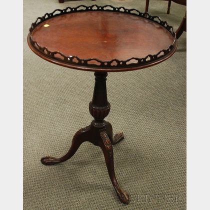 Chippendale-style Circular Openwork Tray-top Carved Mahogany Tea Table. 