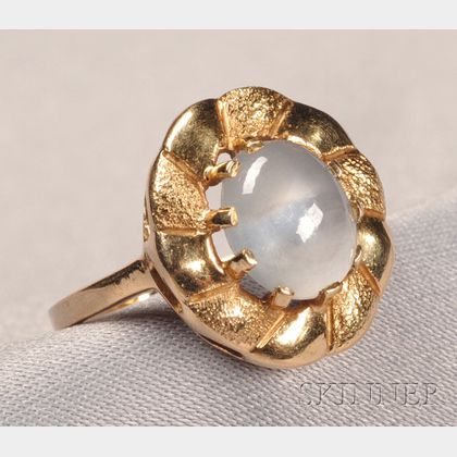 14kt Gold and Moonstone Ring