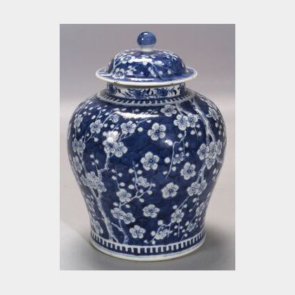 Blue and White Chinese Export Porcelain Jar with Cover