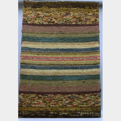 Shirred Striped Pattern Hooked Rug