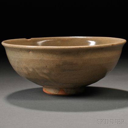 Yellowish-green-glazed Stoneware Bowl