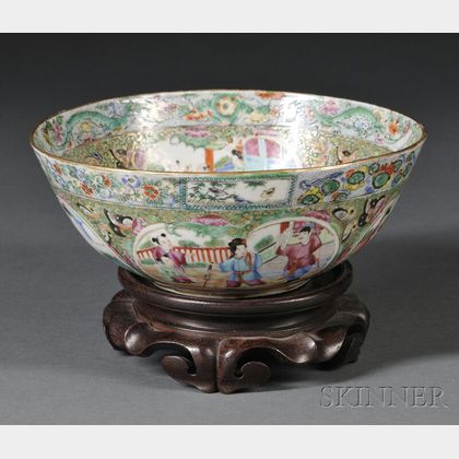 Rose Medallion-decorated Porcelain Bowl