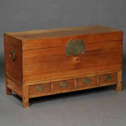 Chest with Stand