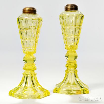 Pair of Canary Yellow Pressed Glass Four-printie Block Pattern Lamps