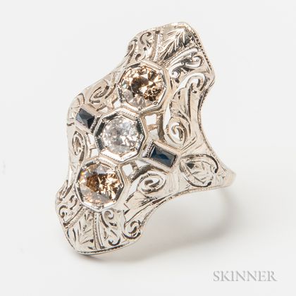 Art Deco 18kt White Gold and Diamond Three-stone Ring