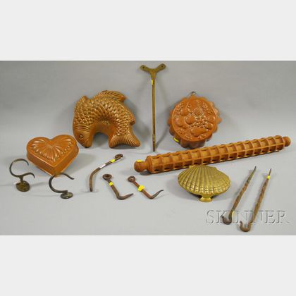 Thirteen Assorted Country and Decorative Articles