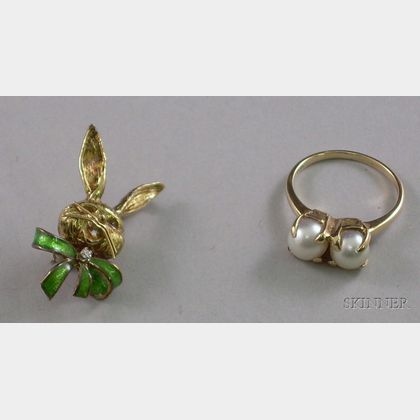 14kt Gold and Cultivated Twin-Pearl Ring and a 14kt Gold and Enamel Bunny Pin