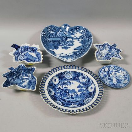 Five English Blue Transfer-decorated Staffordshire Pottery Dishes