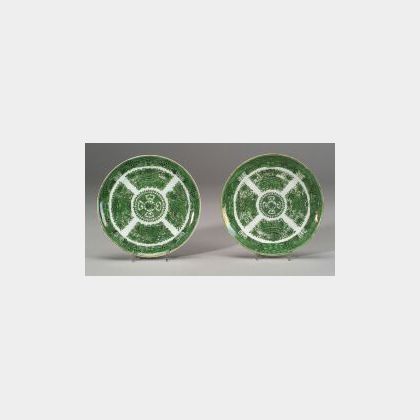 Two Green Fitzhugh Pattern Chinese Export Porcelain Plates