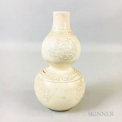 Cream-glazed Double Gourd Vase