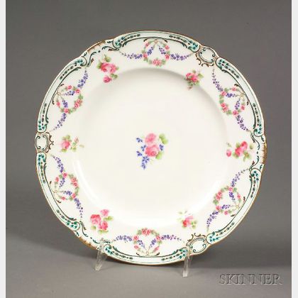 Twelve Mintons Handpainted and Part-gilded Porcelain Dinner Plates