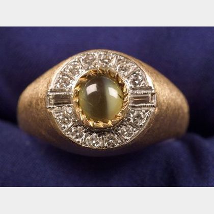 18kt Gold and Cat&#39;s-eye Chrysoberyl Ring