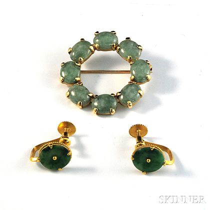 Pair of 22kt Gold and Jade Earrings and a 14kt Gold and Jade Circle Pin