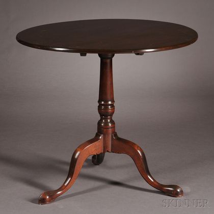 Queen Anne Mahogany Tilt-top Tea Table