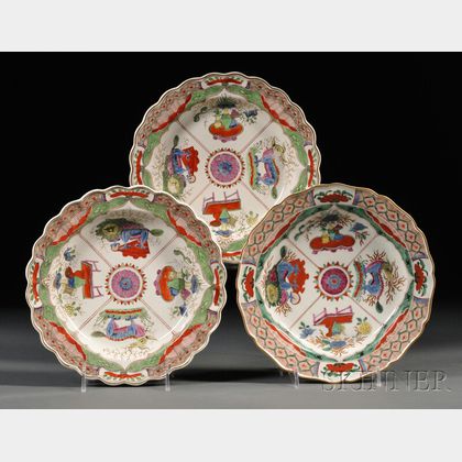 Three Chamberlain's Worcester Porcelain Dragon in Compartments Plates