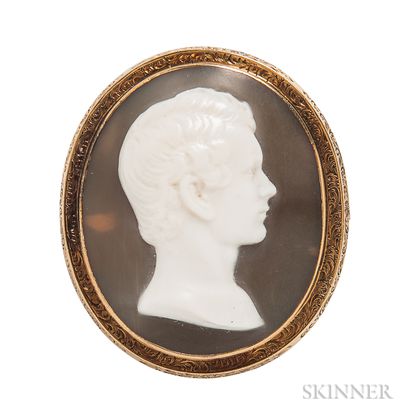 Gold and Agate Cameo Brooch