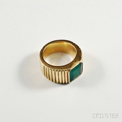 14kt Gold and Emerald Band