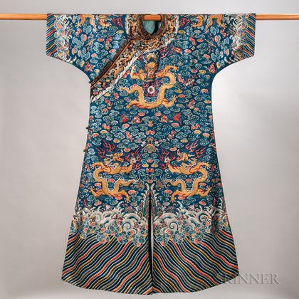 Embroidered Semiformal Robe