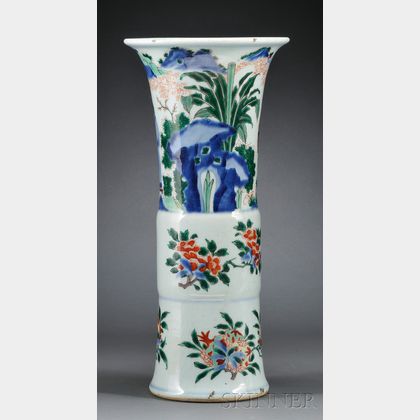 Wucai Beaker Vase