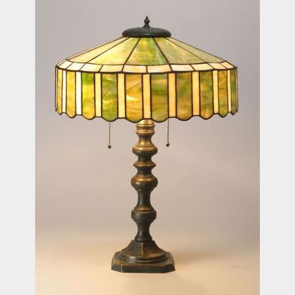 Arts & Crafts Slag glass and bronze table lamp
