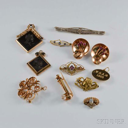 Group of Gold Jewelry