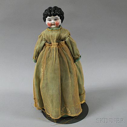 Apple-cheeked China Shoulder Head Doll