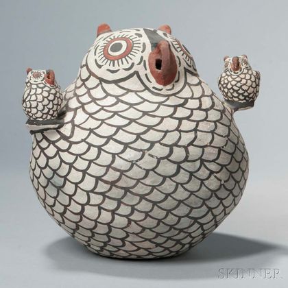 Large Zuni Polychrome Pottery Owl