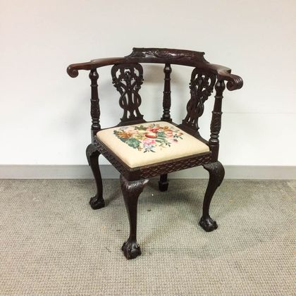 Chippendale-style Carved Mahogany Roundabout Chair